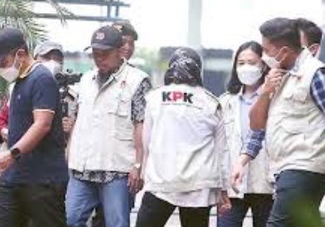 Read more about the article Operasi KPK di Ditjen Pajak, Dokumen hingga Uang Tunai Disita