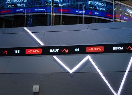 Read more about the article IHSG Diprediksi Menguat, Fundamental Ekonomi Jadi Kunci Menurut Menkeu Purbaya